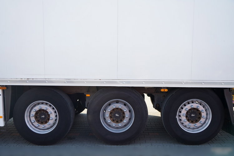 SCHMITZ / CHŁODNIA / THERMO KING SLX 300 / HAKÓWKA / OŚ PODNOSZONA / KOSZ NA PALETY zdjęcie 25