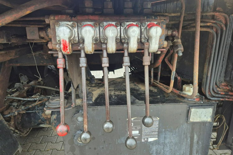 T815 6X6 Tatra T815 6X6 / DZWIG 20 TON / 1 WŁ / SPRAWNY / POLSKA ZABUDOWA BUMAR zdjęcie 30