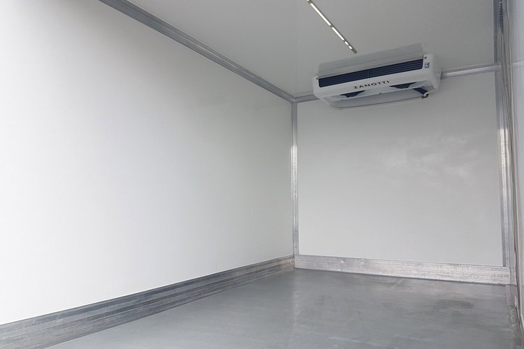 Renault Master CHŁODNIA AGREGAT 6EP IZOTERMA 3.32x2.11x2.01 KLIMA DMC 3500 KG zdjęcie 18