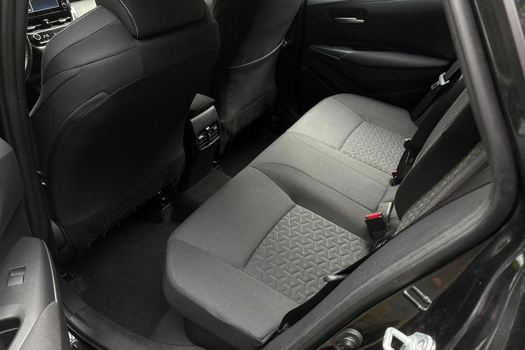Toyota Corolla 1.8 Hybrid COMFORT TECH, salon Polska, gwarancja, FV23% zdjęcie 11
