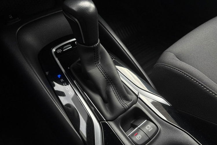 Toyota Corolla 1.8 Hybrid COMFORT TECH, salon Polska, gwarancja, FV23% zdjęcie 17