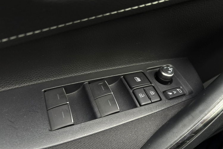 Toyota Corolla 1.8 Hybrid COMFORT TECH, salon Polska, gwarancja, FV23% zdjęcie 19