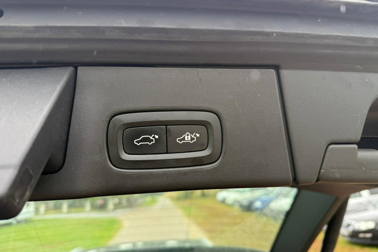 Volvo V90 T5 254 KM Momentum Kamera Tempomat Aktywny zdjęcie 16