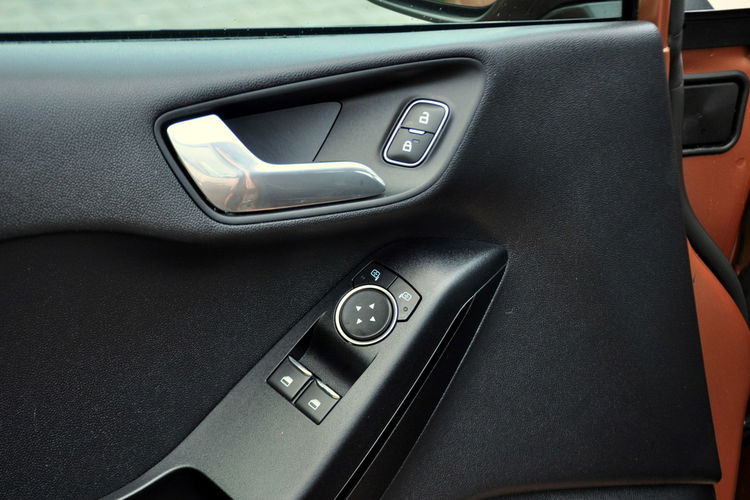Fiesta 1.1i(70KM) Klimatronik Welur I Właściciel Grzane Fotele ASO Ford zdjęcie 35