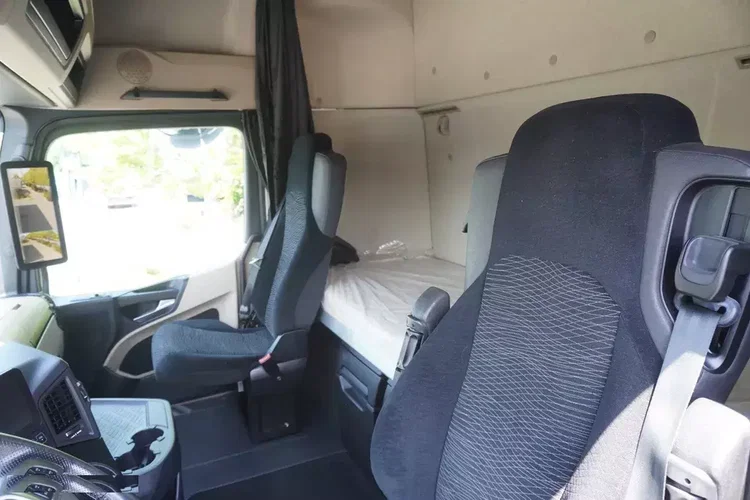 Mercedes Actros 2545 / Chłodnia z multitemperaturą / zdjęcie 17