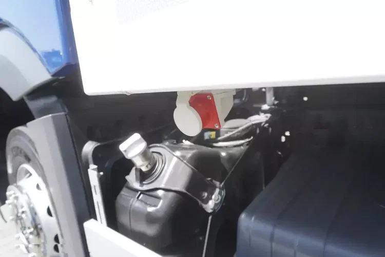 Mercedes Actros 2545 / Chłodnia z multitemperaturą / zdjęcie 6