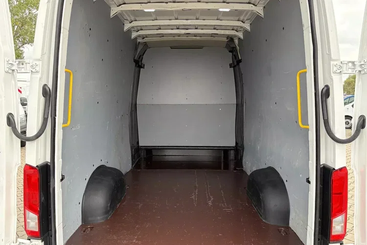 Volkswagen Crafter L3H2 119999zł NETTO Brygadówka 7 osób 2.0TDi/140KM zdjęcie 15