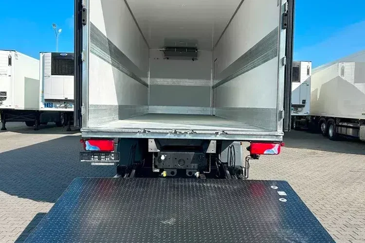 MAN TGS / 26.360 / EURO 6 / CHŁODNIA + WINDA / 23 PALETY zdjęcie 10