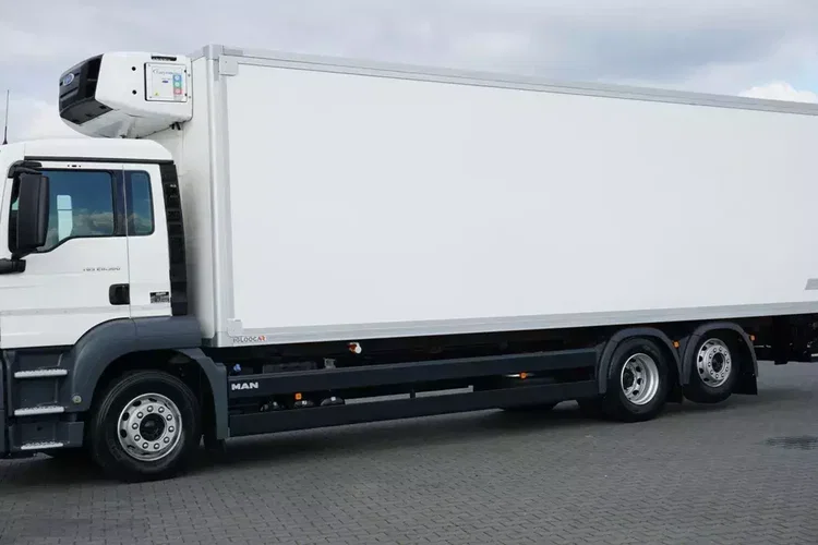 MAN TGS / 26.360 / EURO 6 / CHŁODNIA + WINDA / 23 PALETY zdjęcie 15