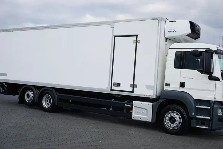 MAN TGS / 26.360 / EURO 6 / CHŁODNIA + WINDA / 23 PALETY zdjęcie 16