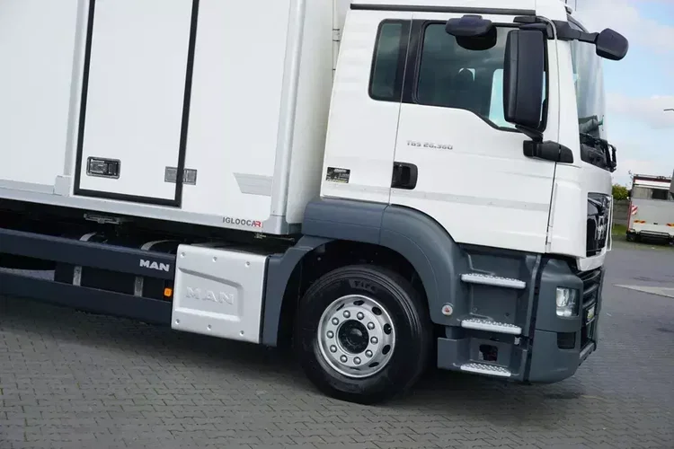 MAN TGS / 26.360 / EURO 6 / CHŁODNIA + WINDA / 23 PALETY zdjęcie 18