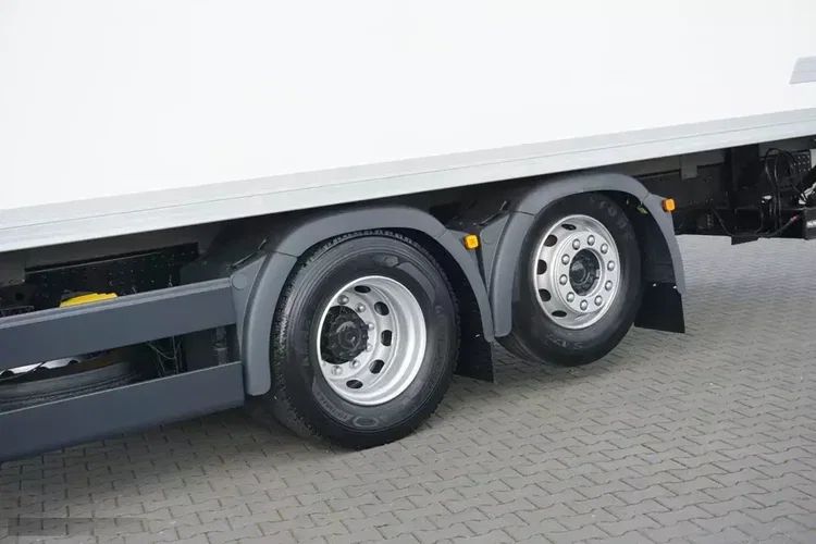 MAN TGS / 26.360 / EURO 6 / CHŁODNIA + WINDA / 23 PALETY zdjęcie 19