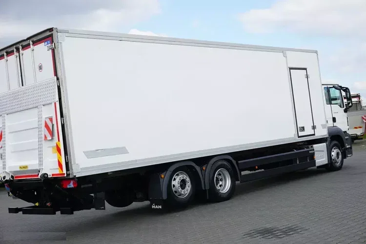 MAN TGS / 26.360 / EURO 6 / CHŁODNIA + WINDA / 23 PALETY zdjęcie 35