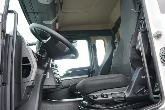 MAN TGS / 26.360 / EURO 6 / CHŁODNIA + WINDA / 23 PALETY zdjęcie 7