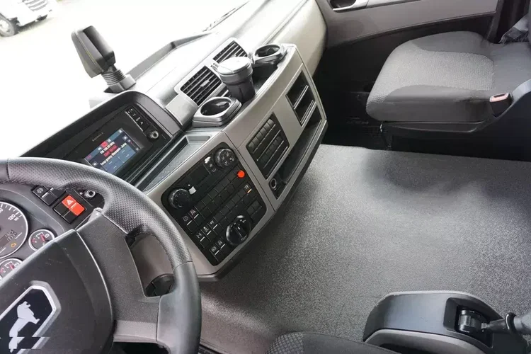 MAN TGS / 26.360 / EURO 6 / CHŁODNIA + WINDA / 23 PALETY zdjęcie 9