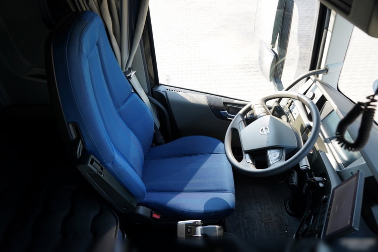 Volvo FH 500 / 6x2 / FIRANKA - 7.7 m / 2024 / KLIMA POSTOJOWA / ZAWIESIE DOKI DO WÓZKA / OŚ PODNOSZONA / ALUFELGI / zdjęcie 37