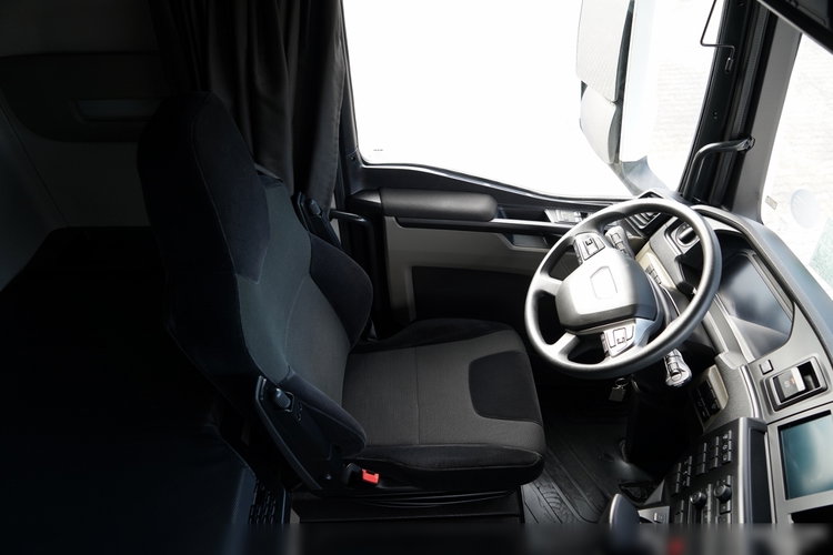 MAN TGX 26.470 / 6x2 / FIRANKA / SOLÓWKA / 6x2 / 120 m3 / OŚ PODNOSZONA / I-PARK COOL / PODŁOGA SZYNA DESKA / zdjęcie 34