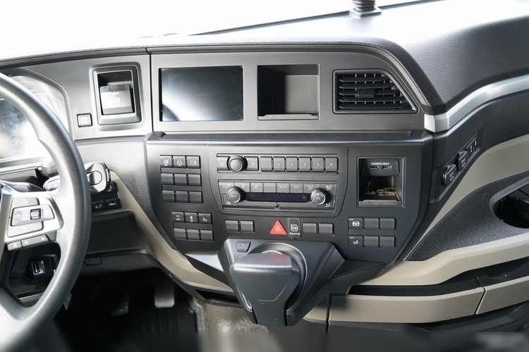 MAN TGX 26.470 / 6x2 / FIRANKA / SOLÓWKA / 6x2 / 120 m3 / OŚ PODNOSZONA / I-PARK COOL / PODŁOGA SZYNA DESKA / zdjęcie 37