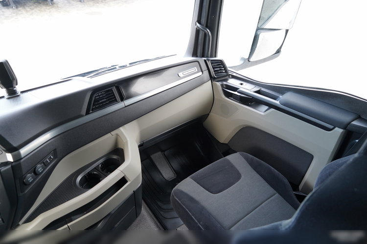 MAN TGX 26.470 / 6x2 / FIRANKA / SOLÓWKA / 6x2 / 120 m3 / OŚ PODNOSZONA / I-PARK COOL / PODŁOGA SZYNA DESKA / zdjęcie 39