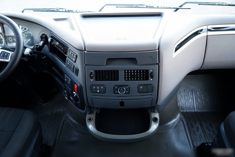 DAF XF 530 / RETARDER / KLIMA POSTOJOWA / SUPER SPACE CAB / zdjęcie 33