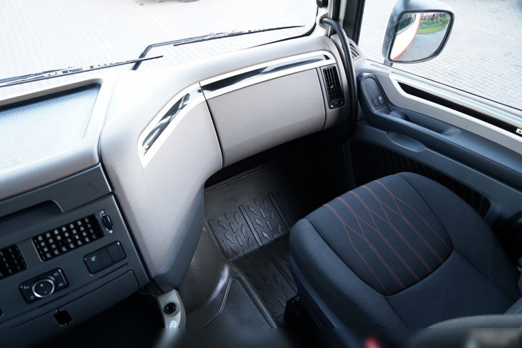 DAF XF 530 / RETARDER / KLIMA POSTOJOWA / SUPER SPACE CAB / zdjęcie 34