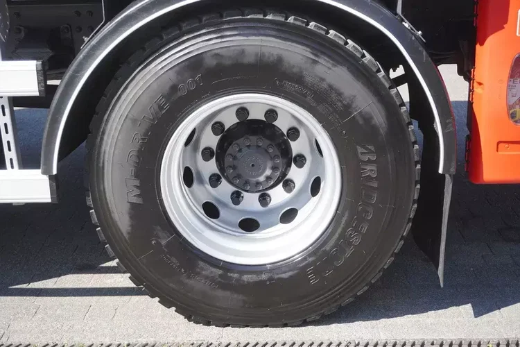 Renault C280 DTI 8 / HDS Fassi 5.6 t / Zasięg 8 m / Platforma 15 EPAL zdjęcie 10