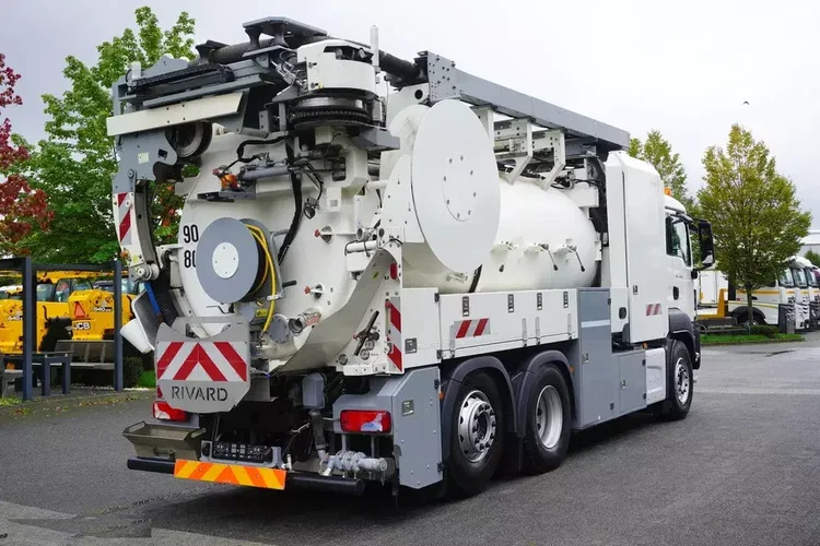 MAN TGS 26.360 E6 / Zabudowa WUKO Rivard 18 m3 / 90 tys. km / oś skrętna zdjęcie 9