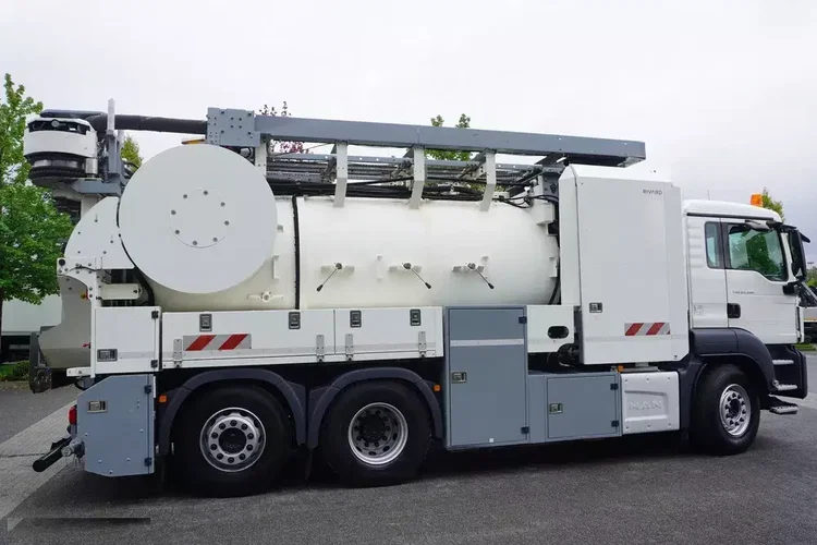 MAN TGS 26.360 E6 / Zabudowa WUKO Rivard 18 m3 / 90 tys. km / oś skrętna zdjęcie 11