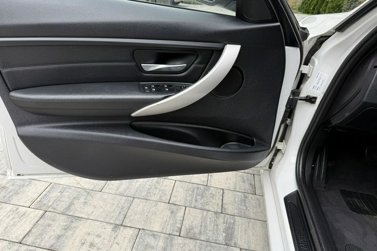 BMW 320 NOWY ROZRZĄD Bardzo zadbana zdjęcie 20