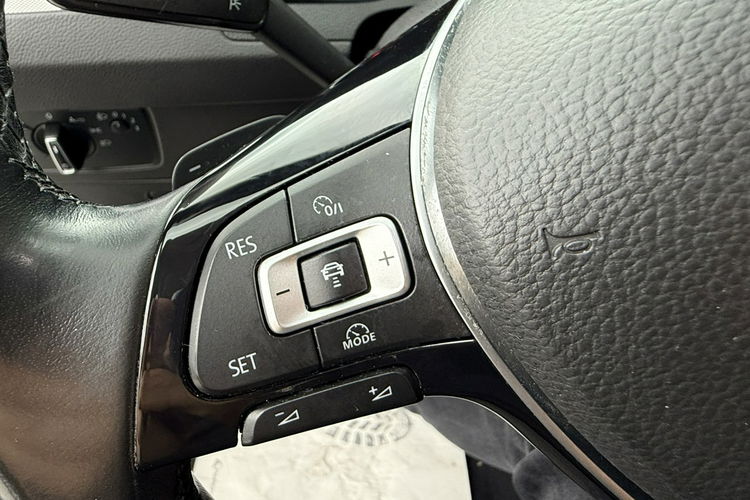 Volkswagen Passat Bardzo zadbana - oryginalny przebieg - zdjęcie 23