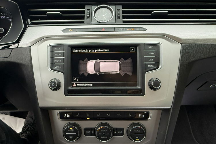 Volkswagen Passat Bardzo zadbana - oryginalny przebieg - zdjęcie 4