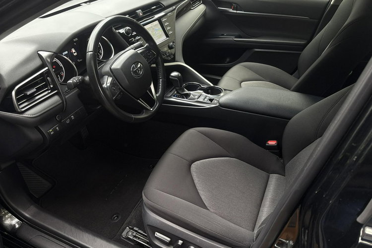 Toyota Camry 2.5 HSD 218KM COMFORT, salon Polska, gwarancja, FV23% zdjęcie 10