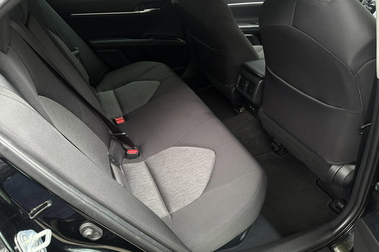 Toyota Camry 2.5 HSD 218KM COMFORT, salon Polska, gwarancja, FV23% zdjęcie 13