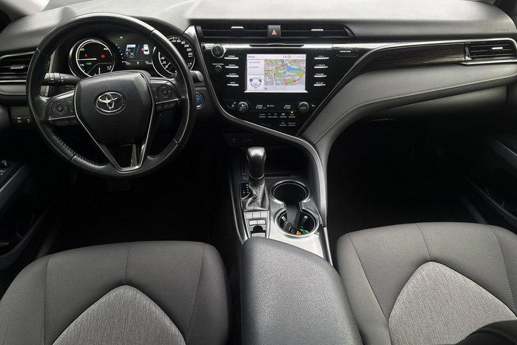Toyota Camry 2.5 HSD 218KM COMFORT, salon Polska, gwarancja, FV23% zdjęcie 9