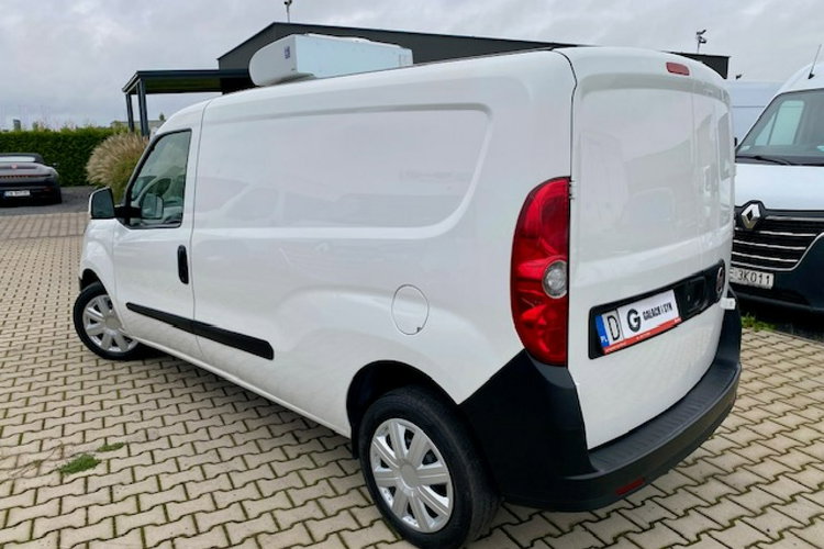 Fiat Doblo SALON PL / MROŻNIA - CHŁODNIA -20st.C / DŁUGI / 93 tys.km / GWARANCJA zdjęcie 4