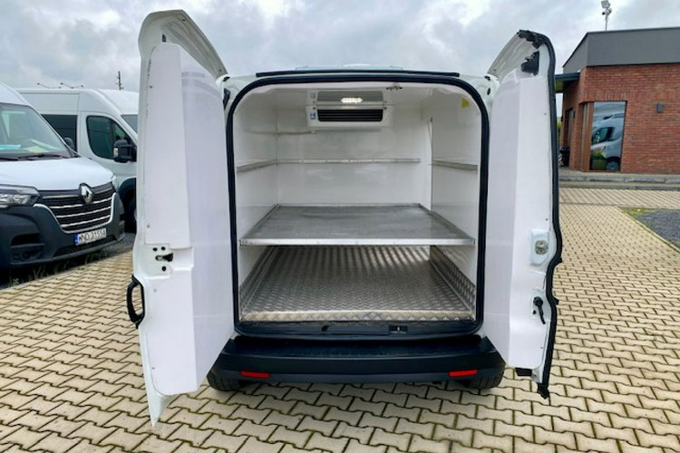 Fiat Doblo SALON PL / MROŻNIA - CHŁODNIA -20st.C / DŁUGI / 93 tys.km / GWARANCJA zdjęcie 6