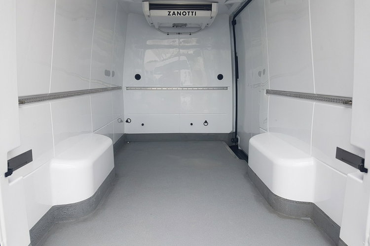 Volkswagen Crafter CHŁODNIA MROŹNIA AGREGTA IZOTERMA GRZANIE DŁUGI WYSOKI KLIMA zdjęcie 17