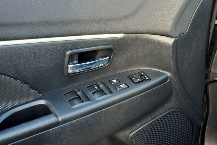 Mitsubishi ASX 1.6i(117KM) 128tyś.km Duża Navi Parktronik I Wł Welur Chrom Alu17"ASO zdjęcie 36