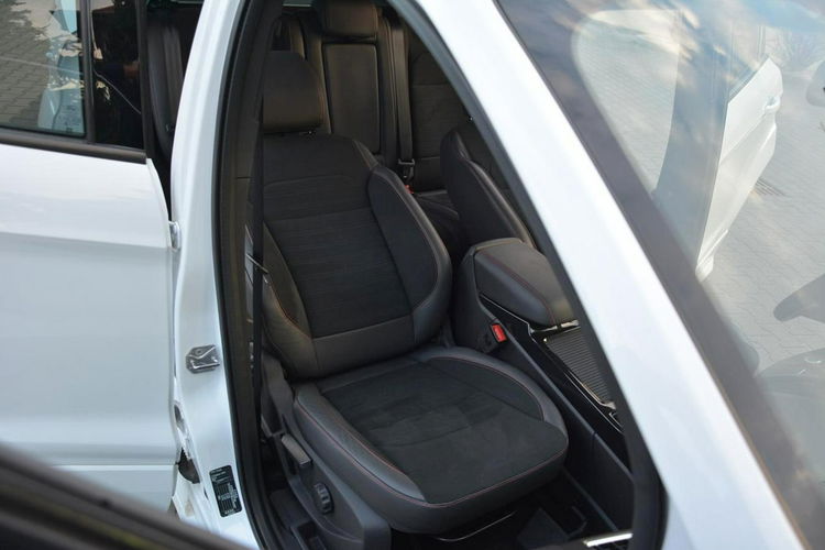 Kuga 81tys Lift ST-Line Radar ACC Navi Ledy Kamera Blis ParkAssist ASO FORD zdjęcie 20