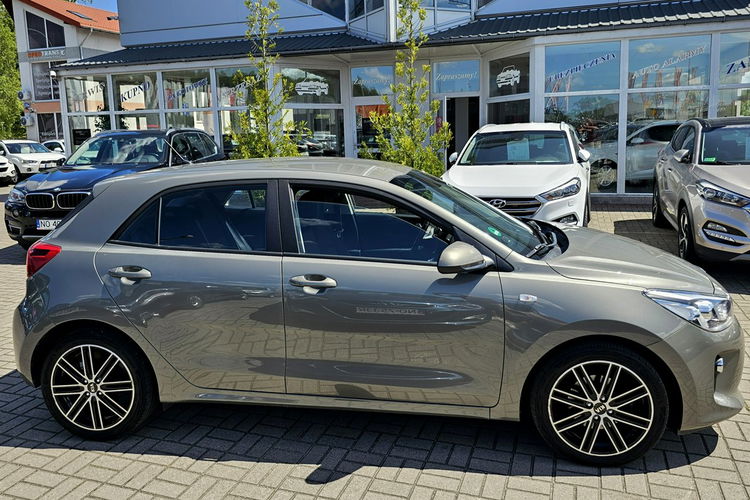 Kia Rio model 2018, grzana kierownica i fotele, asystent pasa, radar zdjęcie 4