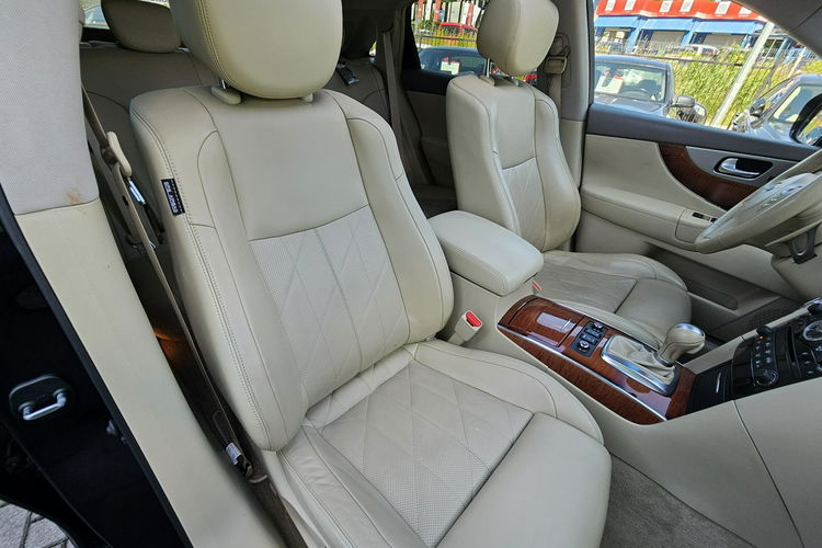 Infiniti QX70 skóra, kamera 360, grzane fotele, serwis, 4awd zdjęcie 10