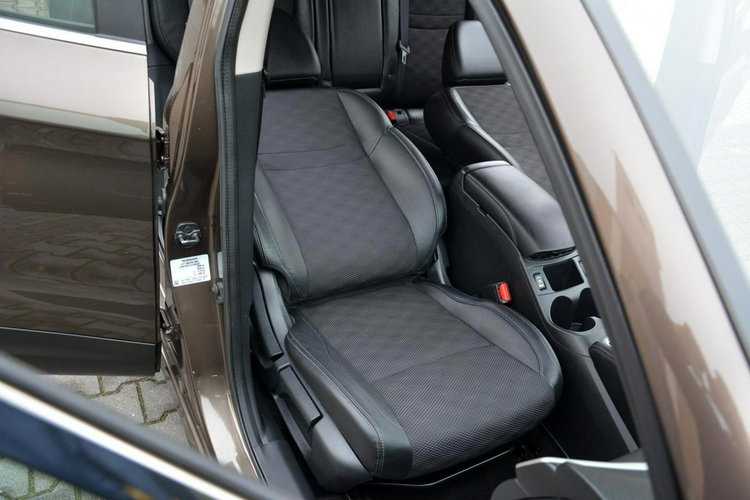 Nissan Qashqai 1.6dci(130KM)4x4 Tekna+Led Skóry Navi Kamera360 Alu 19" ASO zdjęcie 17