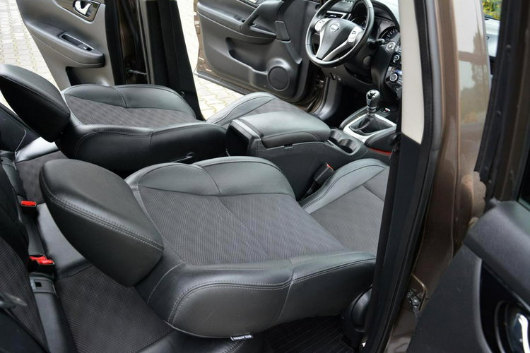 Nissan Qashqai 1.6dci(130KM)4x4 Tekna+Led Skóry Navi Kamera360 Alu 19" ASO zdjęcie 18