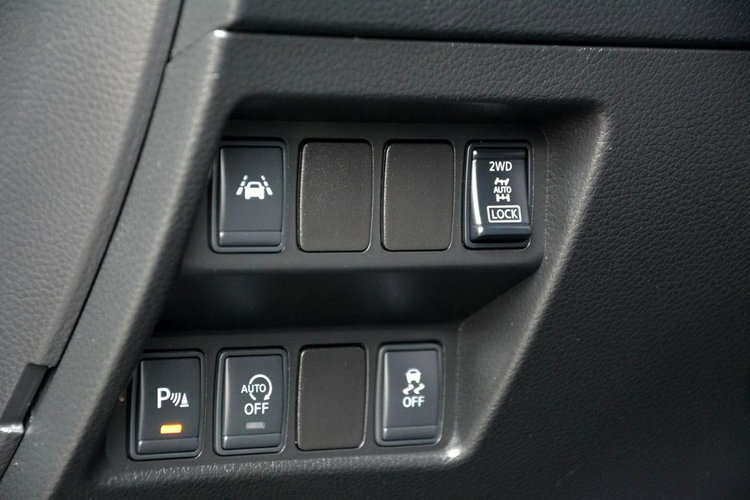 Nissan Qashqai 1.6dci(130KM)4x4 Tekna+Led Skóry Navi Kamera360 Alu 19" ASO zdjęcie 32