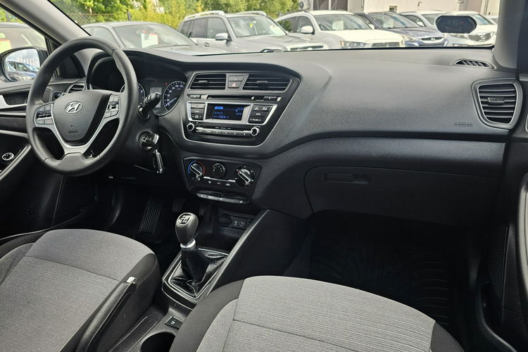 Hyundai i20 Grzane fotele i kierownica, asystent pasa ruchu, zdjęcie 17