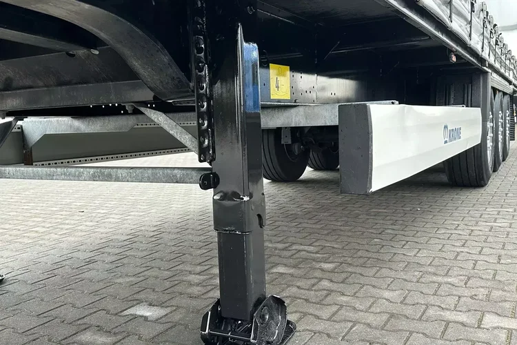 Krone STANDARD / FIRANKA / XL / FABRYCZNE OGUMIENIE / MAŁY PRZEBIEG / STAN BARDZO DOBRY zdjęcie 15