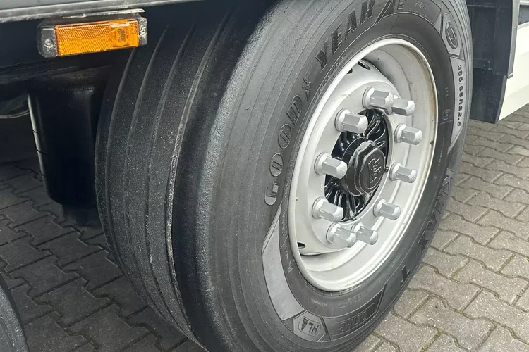 Krone STANDARD / FIRANKA / XL / FABRYCZNE OGUMIENIE / MAŁY PRZEBIEG / STAN BARDZO DOBRY zdjęcie 19