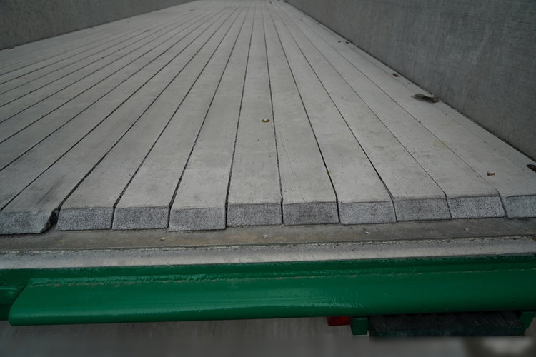 KNAPEN / RUCHOMA PODŁOGA / WALKING FLOOR 90 m3 / 2021 ROK / OŚ PODNOSZONA / OSIE SAF / ALUFELGI / zdjęcie 18