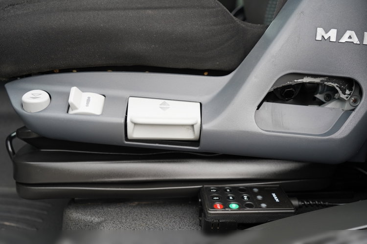 MAN TGS 26.440 / 6X2 / SKRZYNIOWY 7, 5 M / OŚ PODNOSZONA  + HDS PALFINGER PK 18002  / MAX UDŹWIG: 6 000 KG / STEROWANIE RADIOWE / ROTATOR / KLIMA POSTOJOWA /  UAL / EURO 6 zdjęcie 35