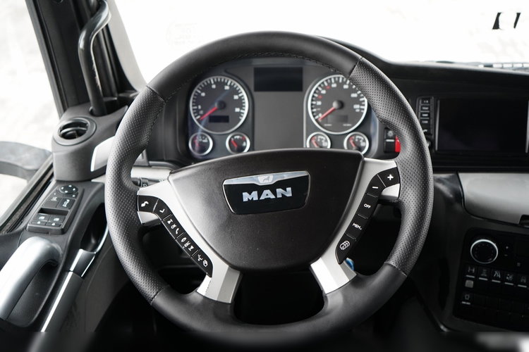 MAN TGS 26.440 / 6X2 / SKRZYNIOWY 7, 5 M / OŚ PODNOSZONA  + HDS PALFINGER PK 18002  / MAX UDŹWIG: 6 000 KG / STEROWANIE RADIOWE / ROTATOR / KLIMA POSTOJOWA /  UAL / EURO 6 zdjęcie 39